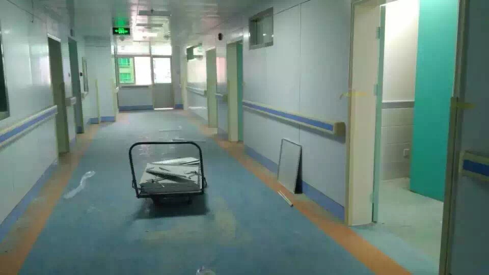 【深圳】罗湖医院里的防撞扶手效果图