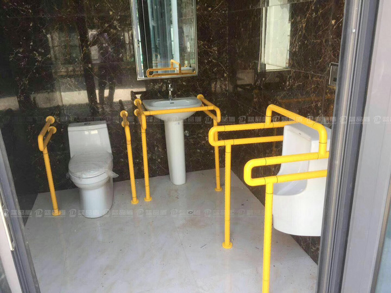 【西安市】经开区新建公厕安装了好几款安全扶手