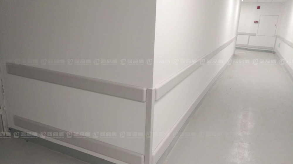【广州】珠江新城PVC护墙板和PVC护角的安装